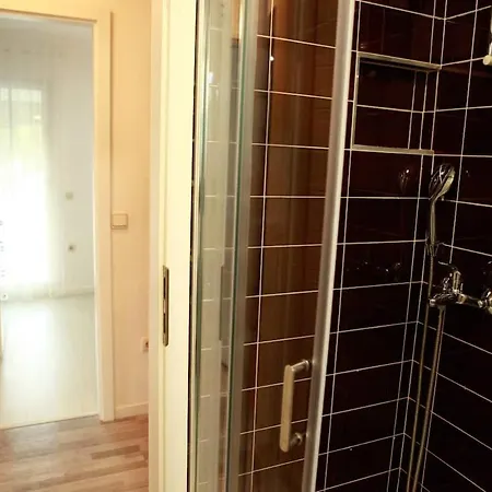 House Gloria فيلة سريما