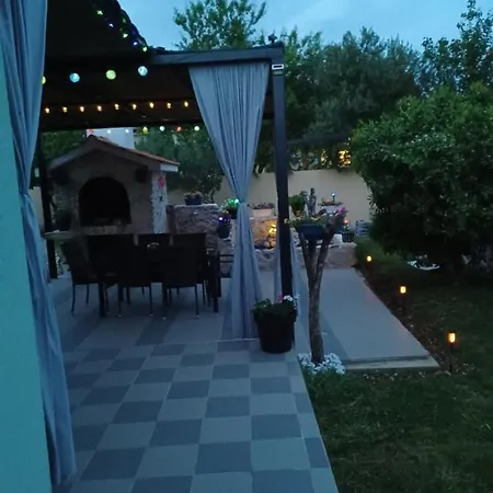 House Gloria سريما