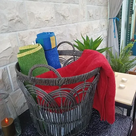 فيلة House Gloria