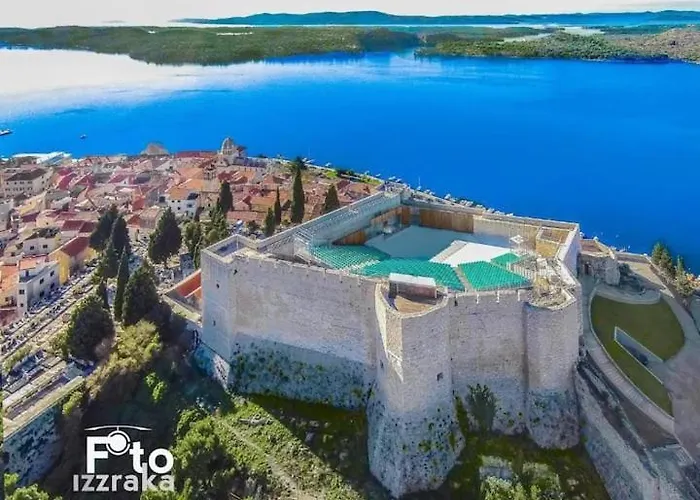 House Gloria 스리마